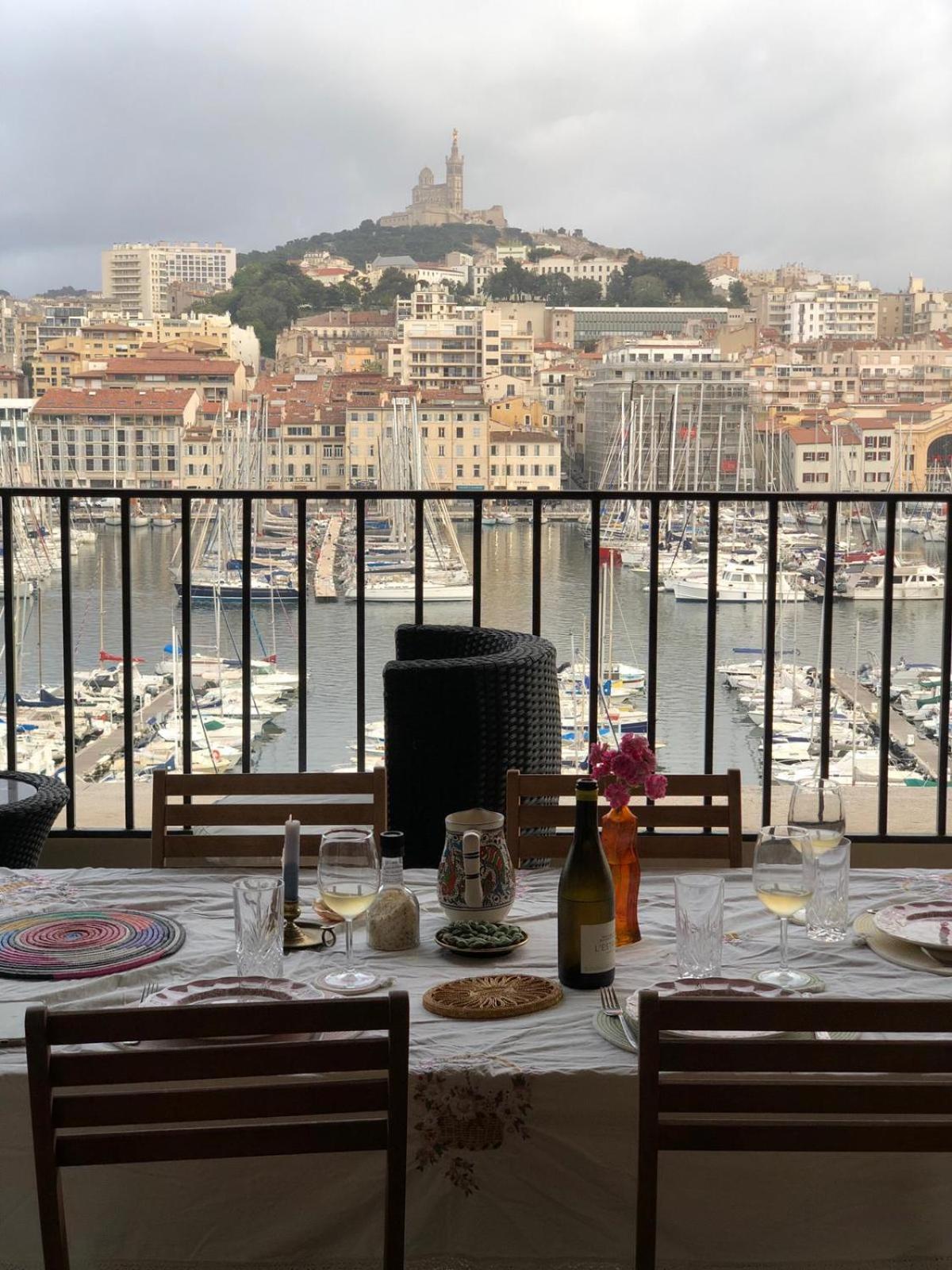 Grand T2 Surplombant Le Vieux Port Marseille Apartment Bagian luar foto